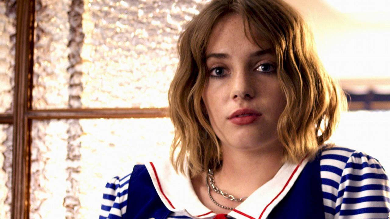 Mayi Hawke nie przeszkadza, że dostała rolę “z powodu nepotyzmu”. “Czuję się komfortowo z tym, że nie zasługuję na to, a i tak to robię”, źródło grafiki: Stranger Things, Matt i Ross Duffer, Netflix, 2016.