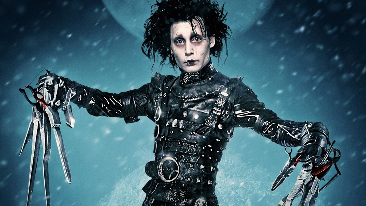 „Nigdy mnie nie obsadzi, skoro wszyscy chcą tej roli”. Johnny Depp niemal nie zagrał w hicie z lat 90., bo bał się rywalizować z Tomem Hanksem i Tomem Cruise'em, źródło grafiki: Edward Nożycoręki, Tim Burton, 20th Century Fox, 1990.