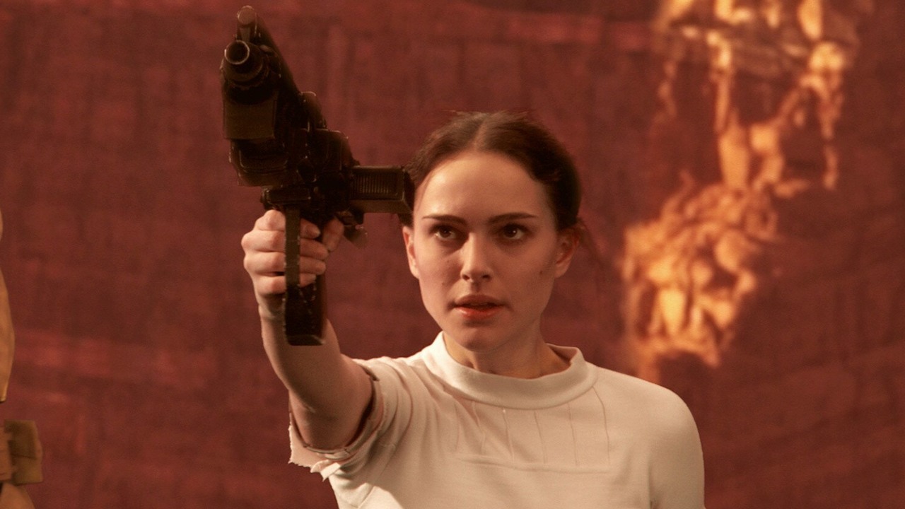 „To trochę przerażająca rzecz do pokazania dziecku”. Natalie Portman nie chce, żeby jej dzieci oglądały jej filmy Star Wars, źródło grafiki: Gwiezdne wojny: część II - Atak klonów, George Lucas, Lucasfilm, 2002.