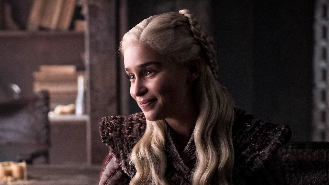 Emilia Clarke „nadal nie może” oglądać Rodu smoka. Gwiazda Gry o tron wyjaśniła, dlaczego seans prequelu byłby dla niej „bardzo dziwny”, źródło grafiki: Gra o tron, David Benioff, HBO, 2011.