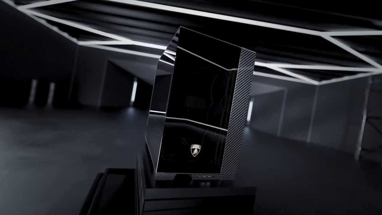 Powstała obudowa PC we współpracy z Lamborghini. Mimo krytyki, rozchodzi się błyskawicznie, źródło grafiki: Lian Li; materiały promocyjne.
