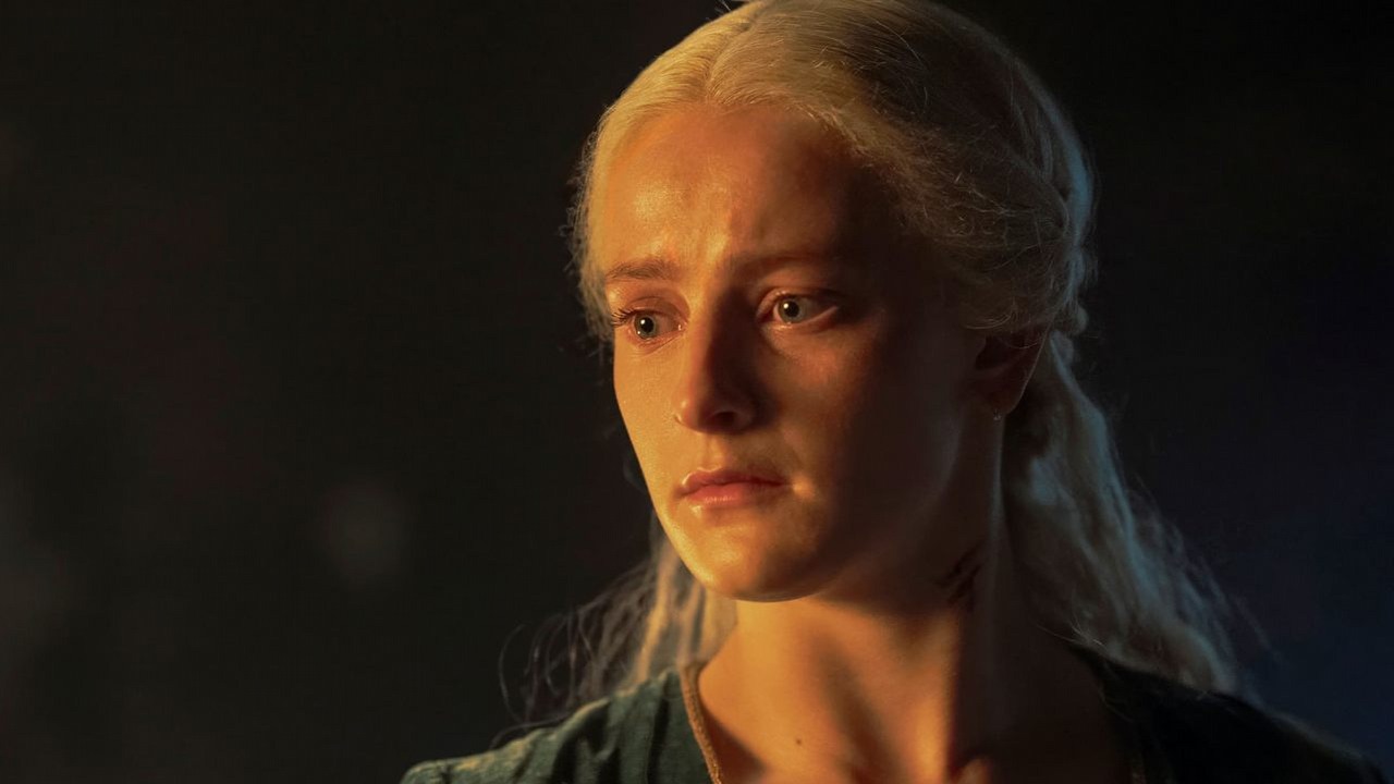 Fani Rodu smoka podzieleni kontrowersyjną sceną z Blood i Cheese. Spodziewali się drugich Krwawych godów, a dostali „rozwodniony” i „żałosny” moment, źródło grafiki: Ród smoka, Ryan Condal, Max, 2024.