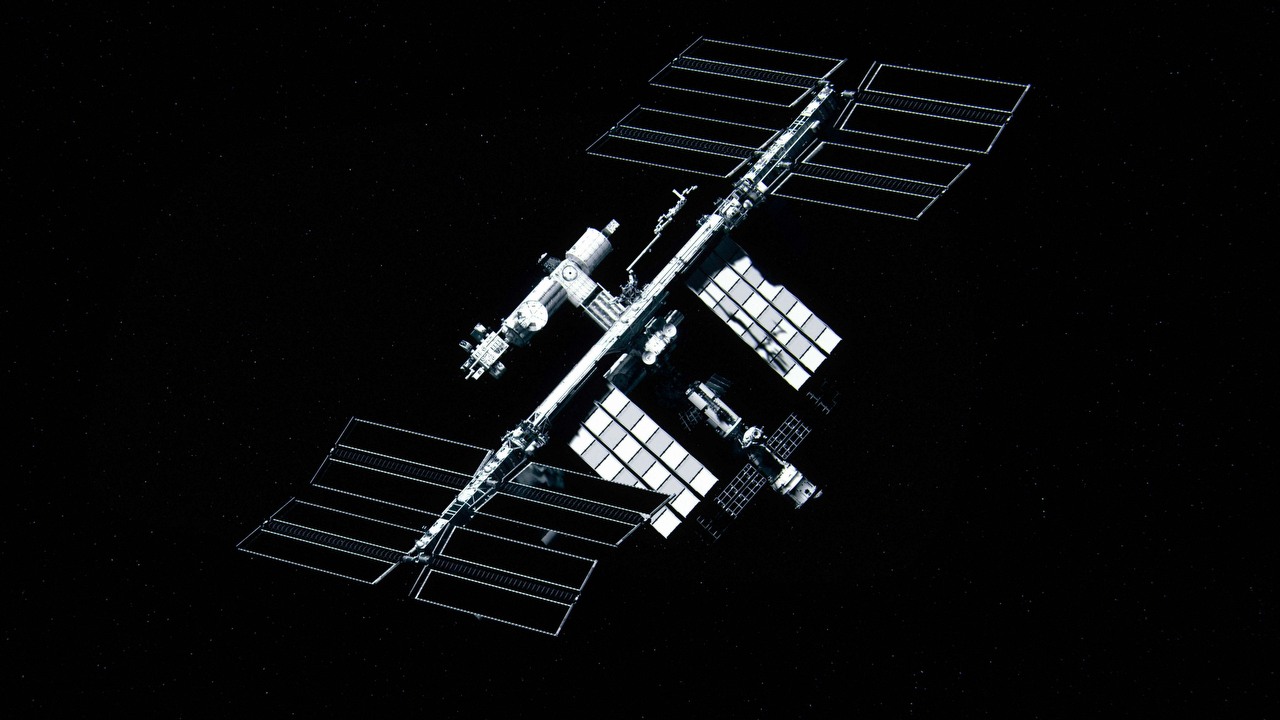 Astronauci NASA wyruszą na spacer kosmiczny w celu zebrania żywych organizmów z powierzchni ISS, źródło grafiki: Norbert Kowalczyk, Unsplash.