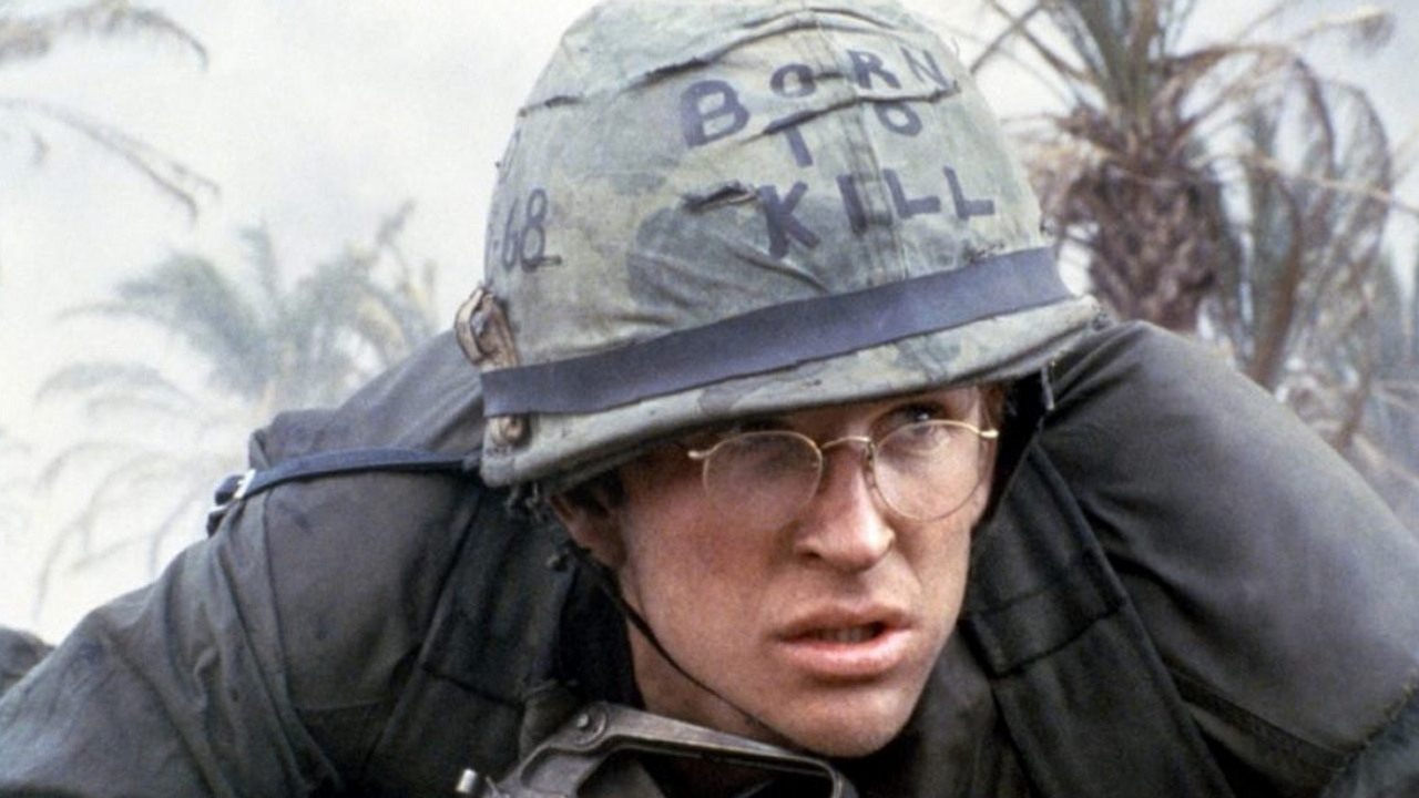Amazon ocenzurował hełm z Full Metal Jacket Stanleya Kubricka, ale przywrócił oryginał po ingerencji mediów i sprzeciwie aktora z arcydzieła, źródło grafiki: Full Metal Jacket, Stanley Kubrick, Warner Bros., 1987.