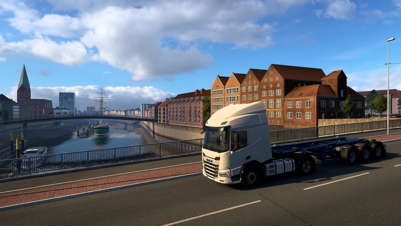 Na ulicach ETS2 zauważono „tajemniczy pojazd”. Twórcy bawią się z graczami w kotka i myszkę, ale większość z nich nie ma wątpliwości, jaką ciężarówkę zasłania tramwaj, źródło grafiki: SCS Software..