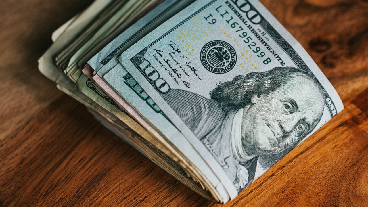 Gdybyś na początku pandemii zainwestował 100 złotych w akcje Nvidii, mógłbyś teraz kupić nowiutkiego RTX-a 4060 Ti, źródło grafiki: Nathan Dumlao, Unsplash.