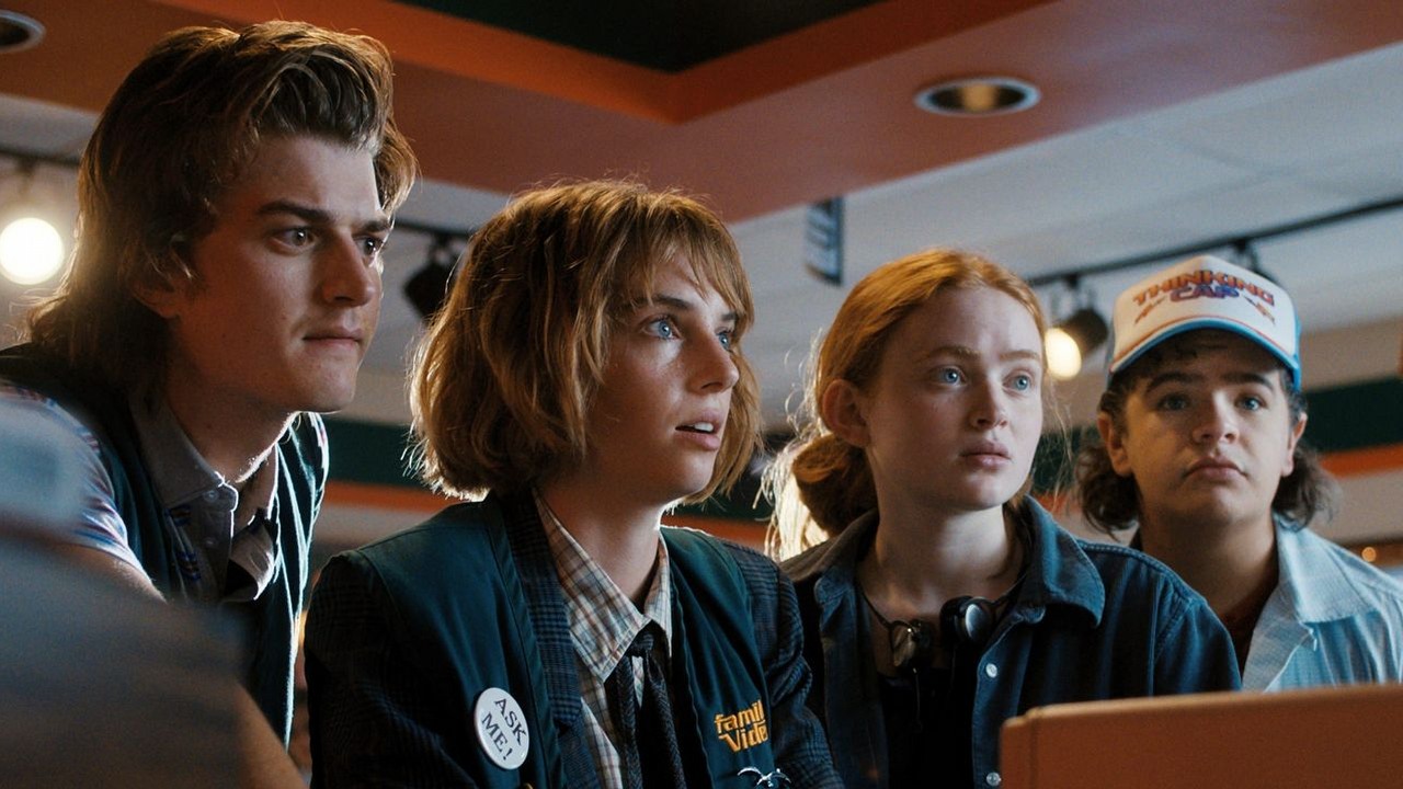 5. sezon Stranger Things to „w zasadzie osiem filmów” według Mayi Hawke. Pierwszy odcinek finałowej odsłony może trwać ponad godzinę, źródło grafiki: Stranger Things, Ross Duffer, Netflix, 2016.