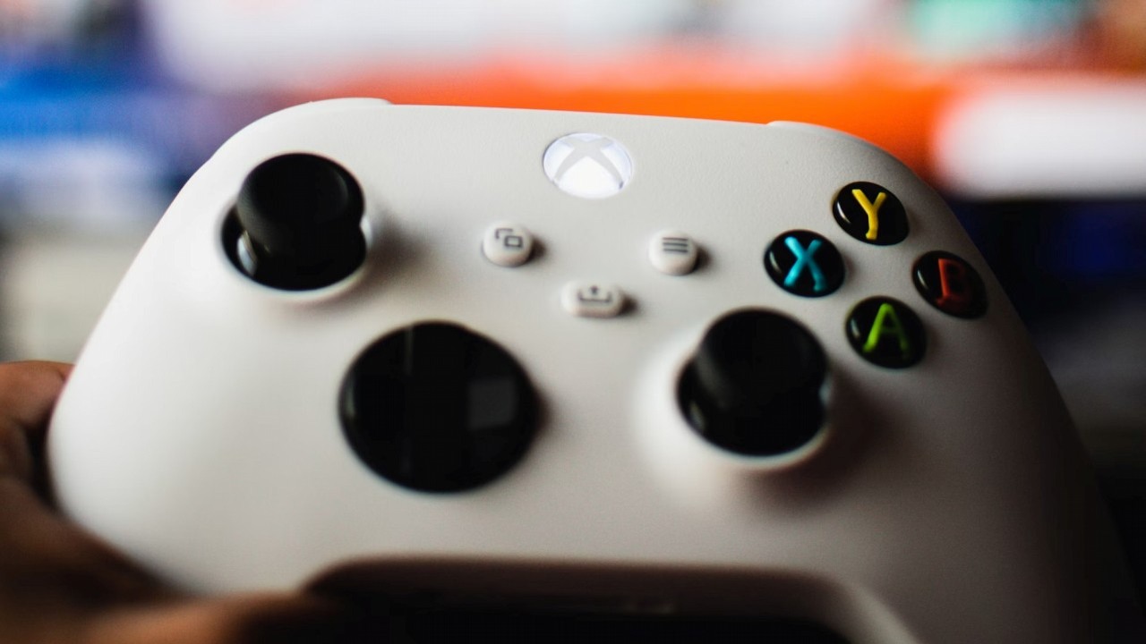 Awaria Xbox Live przypomniała o tym, jakim bólem są rozwiązania „zawsze online” w grach single player, źródło grafiki: Jacinto Diego; Unsplash.com; 2021.