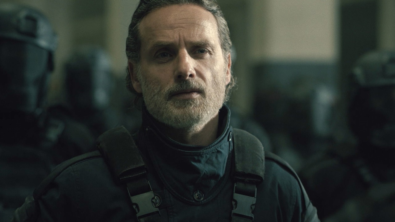 Odtwórca Ricka, Andrew Lincoln, żałuje najgorszej sceny w The Walking Dead. „Wszyscy byli na kolanach i płakali”, źródło grafiki: The Walking Dead: The Ones Who Live; Scott M. Gimple, Danai Gurira and Andrew Lincoln, AMC, 2024.