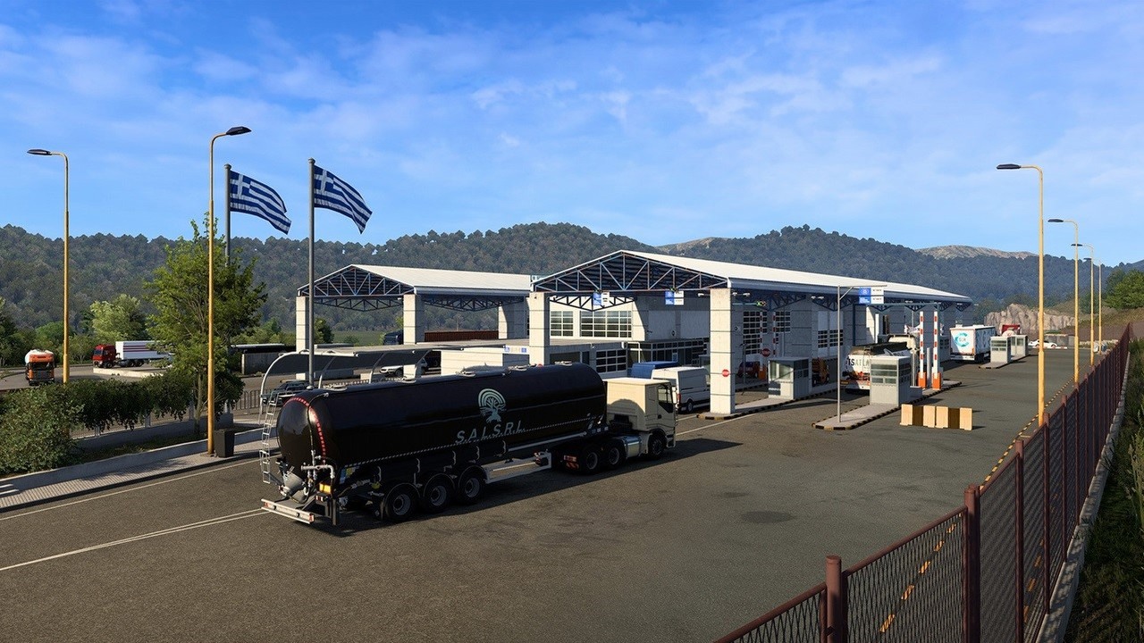 Malownicze greckie krajobrazy zachwycają na grafikach prezentujących przejścia graniczne w ETS2: Greece. „Podstawka” jest dostępna rekordowo tanio na Steam Summer Sale 2024, źródło grafiki: SCS Software.