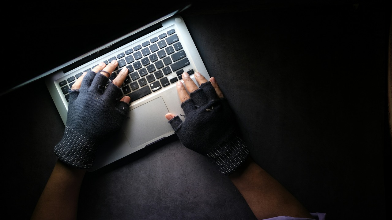 Do sieci wyciekło prawie 10 miliardów haseł. To największy tego typu incydent w historii, źródło grafiki: Towfiqu barbhuiya, Unsplash.