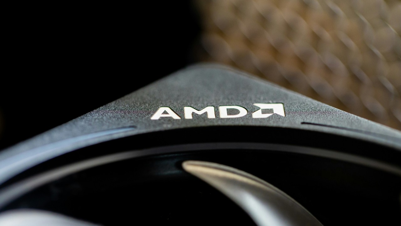 AMD prawie kupiło Nvidię, ale ambicje Jensena Huanga pokrzyżowały plany. Insider dzieli się szczegółami, źródło grafiki: Syed Ali | Unsplash.