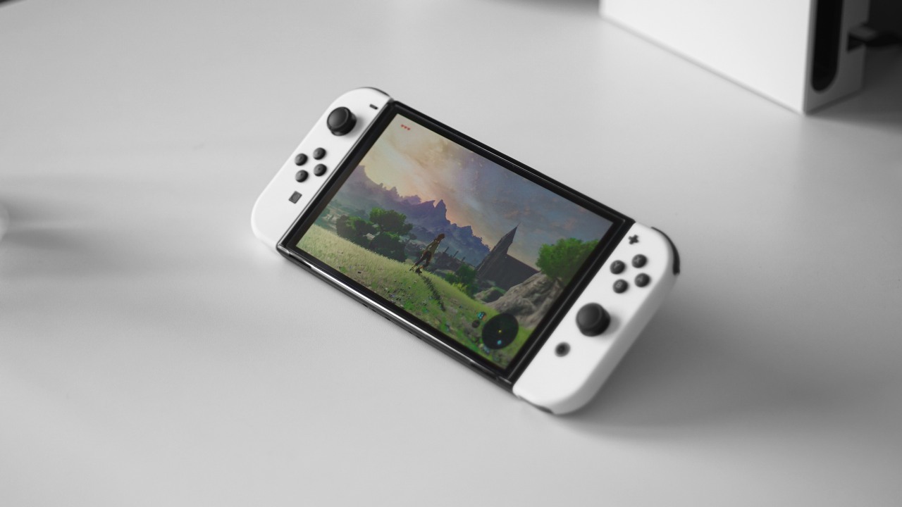 Nintendo Switch 2 znacznie zwiększy swoją moc, ale dalej będzie słabsze niż Steam Deck, źródło grafiki: Victor Carvalho, Unsplash.