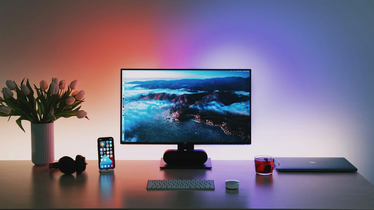 Czy HDR w grach ma sens na budżetowym sprzęcie? Społeczność graczy jest podzielona, źródło grafiki: Linus Mimietz | Unsplash.