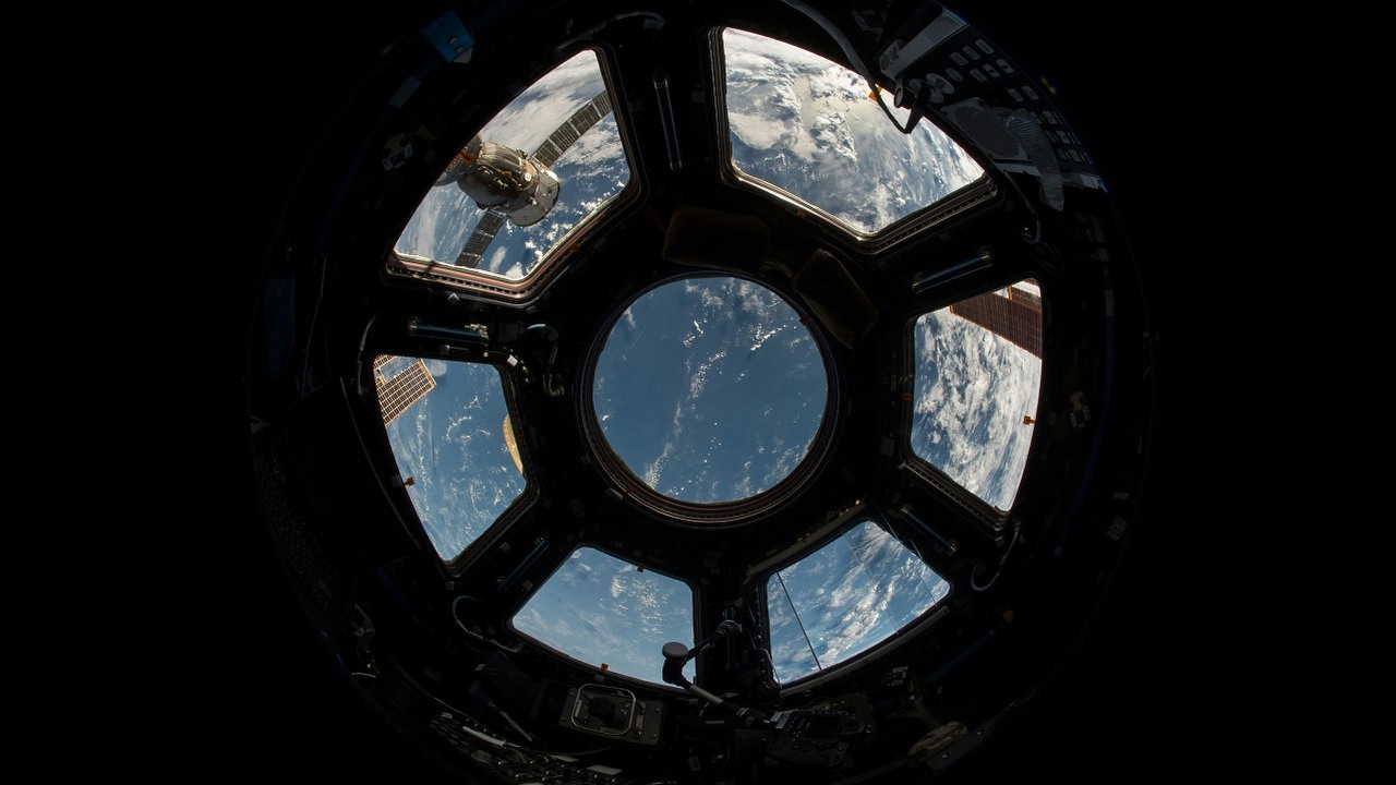 Balonem w stratosferę. Nietypowy pomysł na podróże kosmiczne, źródło grafiki: Unsplash | NASA..