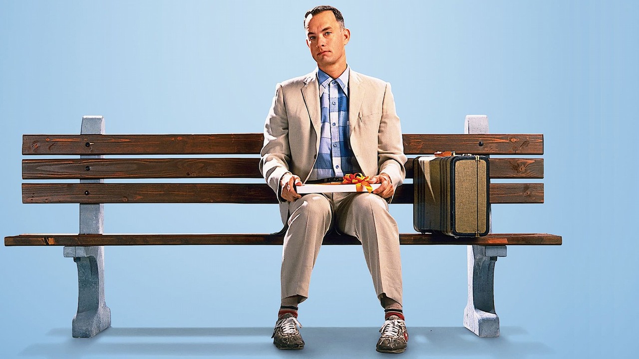„To bez dwóch zdań arcydzieło”. Tom Hanks chwali największego rywala Forresta Gumpa i ma dość krytyki filmu ze swoim udziałem, źródło grafiki: Forrest Gump, Robert Zemeckis, Paramount Pictures, 1994.