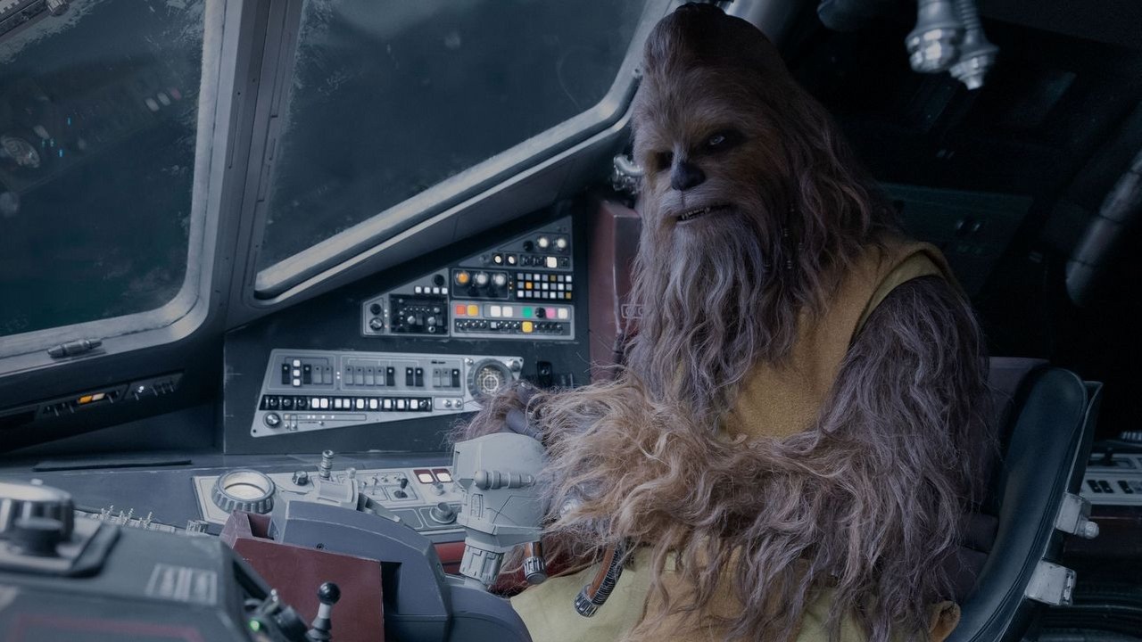 „Jego miecz uderza jak ciężarówka”. Twórca Akolity wyjaśnia, dlaczego pierwszy Wookiee Jedi w aktorskim Star Wars był tak „zwierzęcy”, źródło grafiki: Akolita, Leslye Headland, Disney, 2024.