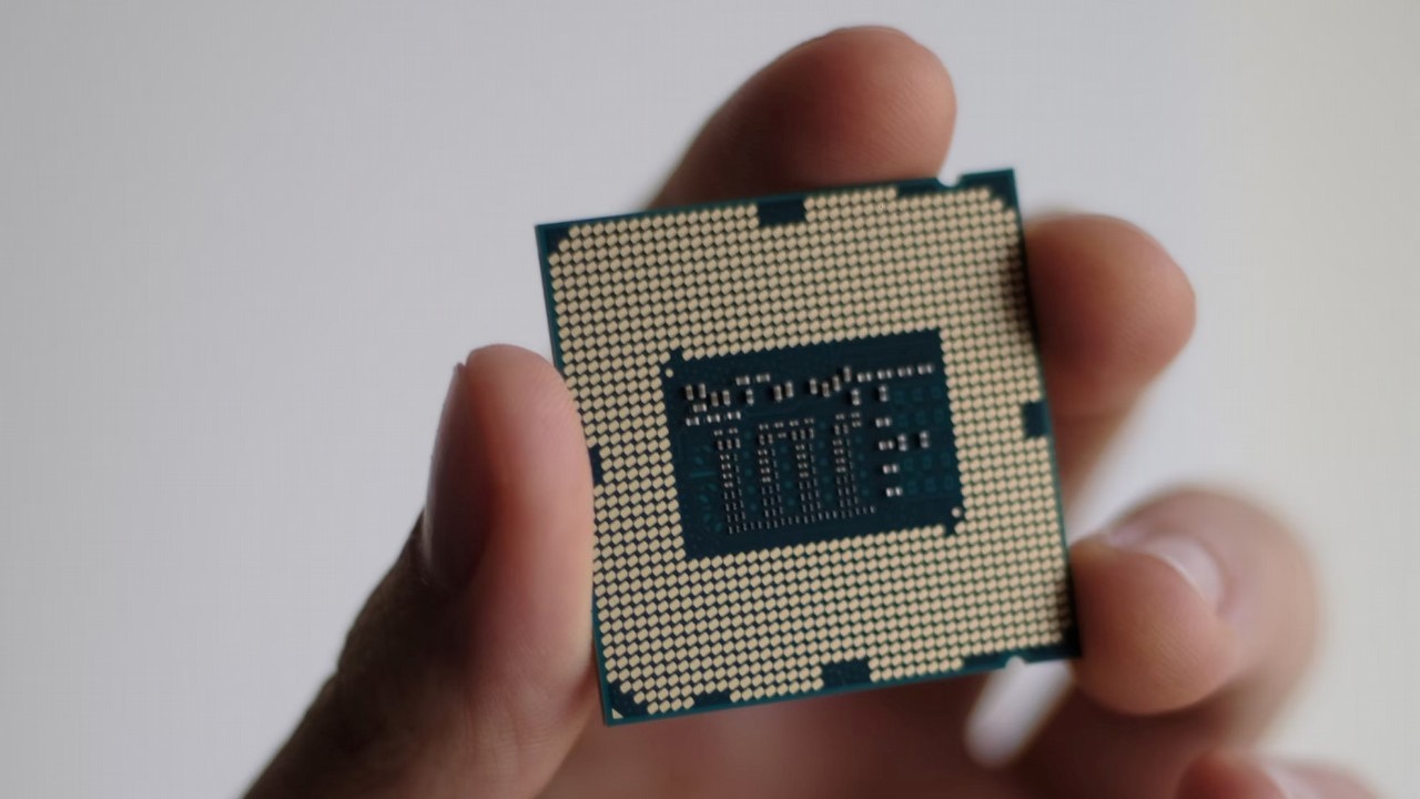 Intel dalej nie wie, dlaczego procesory i9 13. i 14. generacji są niestabilne. Zdradza to wewnętrzna komunikacja firmy, źródło grafiki: Niek Doup; Unsplash.com; 2020.