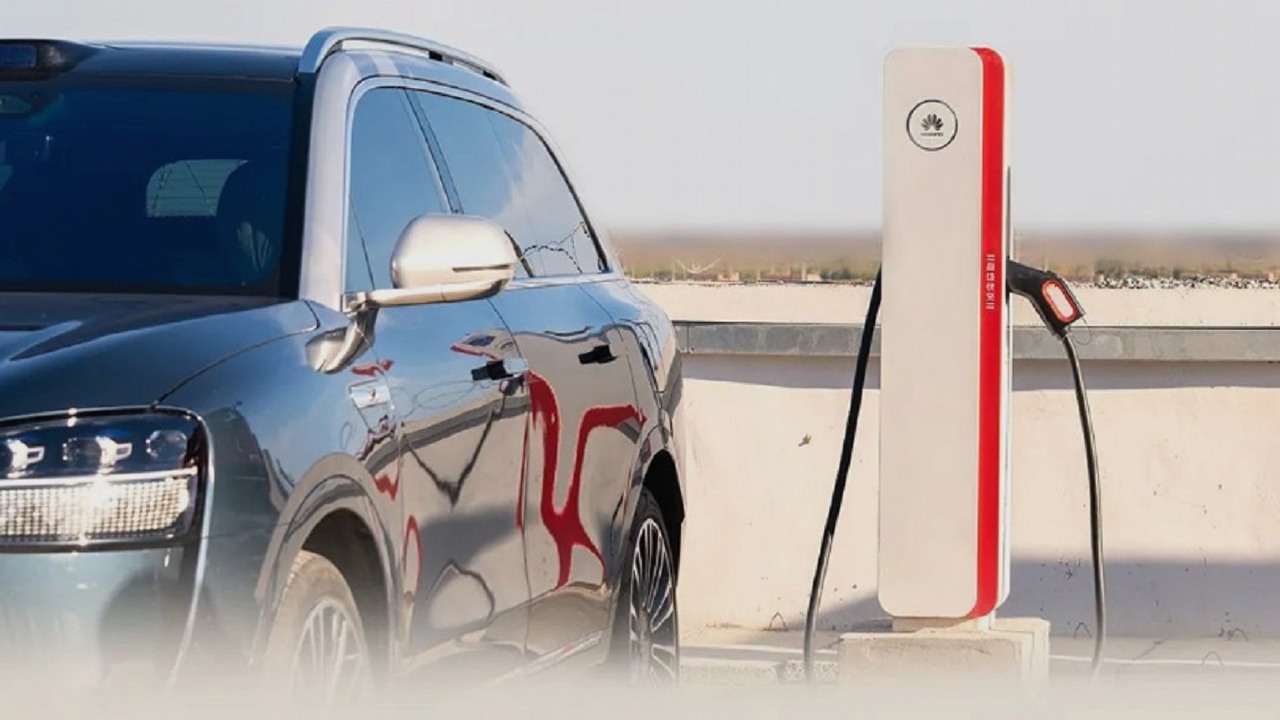 Kilometr jazdy po sekundzie ładowania? Huawei przetestowało najnowszą technologię ładowania pojazdów elektrycznych, źródło grafiki: Źródło: IT Home.