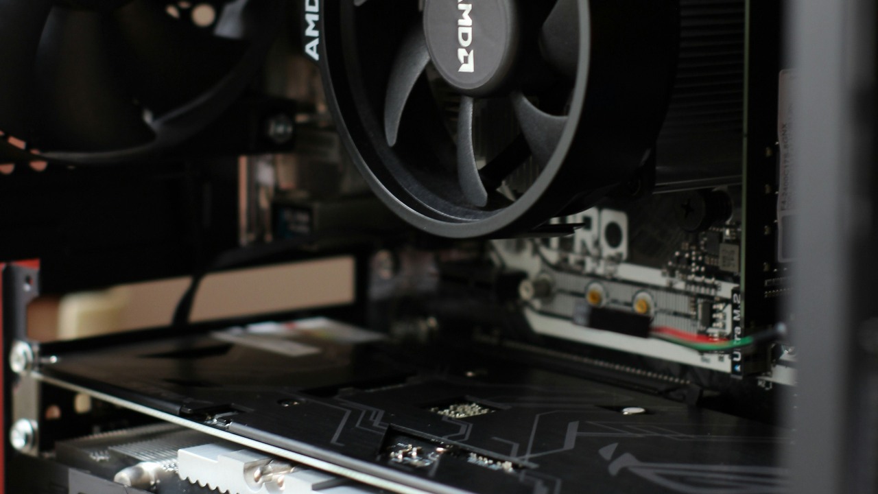 AMD zaprezentowało AFMF 2, czyli ulepszone narzędzie do zwiększania liczby FPS w grach, źródło grafiki: Unsplash | Duc Dao.