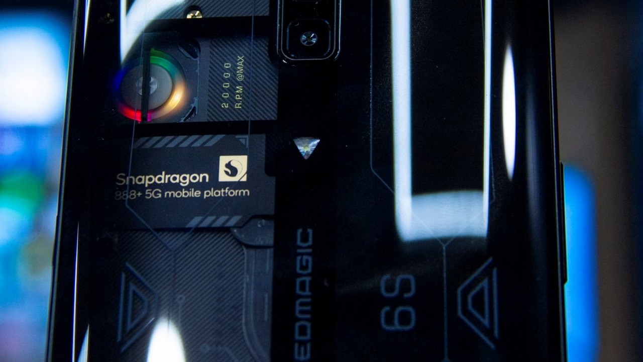 Flagowy Snapdragon 8 Gen 4 pojawił się w bazie Geekbench. Wyniki wskazują na blisko 30% więcej wydajności, źródło grafiki: Zana Latif; Unsplash.com; 2022.