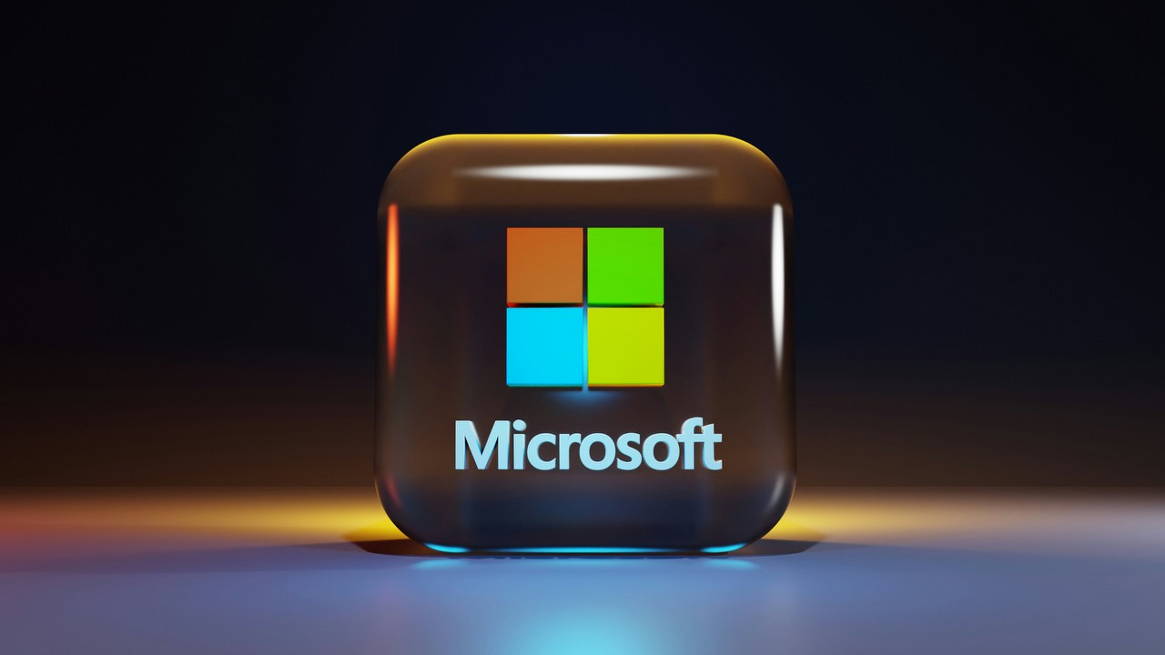 Microsoft chciał porzucić Windowsa i stworzyć coś lepszego. Do sieci trafiły nagrania z prezentacji, źródło grafiki: BoliviaInteligente, Unsplash.