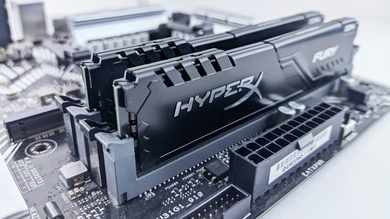 Budowanie własnego komputera jest proste? Społeczność graczy ma na ten temat inne zdanie, źródło grafiki: Andrey Matveev | Unsplash.