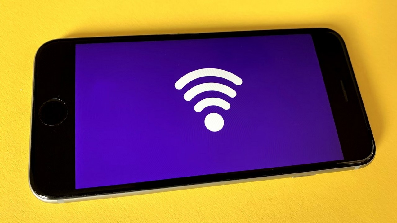 Wzmocnienie WiFi - jak to zrobić? Pokazujemy najlepsze sposoby, źródło grafiki: Franck | Unsplash.