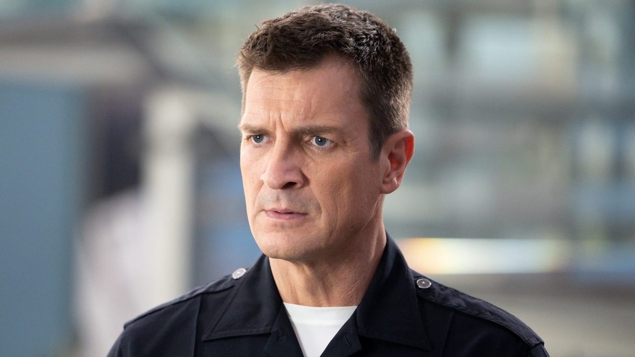 Nathan Fillion nie chce żadnych „scen z Tomem Cruise’em” w Rekrucie. Powodem są lata bólu, źródło grafiki: Rekrut, Alexi Hawley, ABC Studios, 2018.