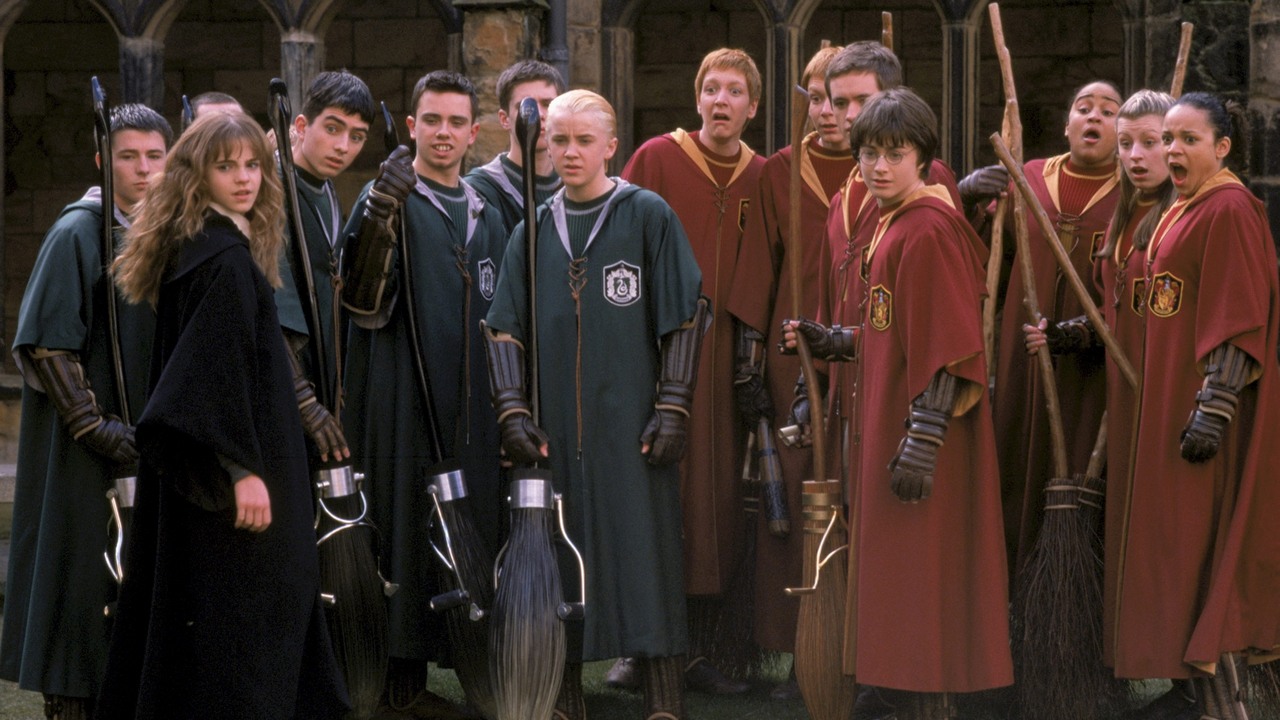 Jedna z najlepiej zarabiających gwiazd Harry’ego Pottera zgarniała 500 tys. dolarów na minutę, a na ekranie w całej sadze widzieliśmy ją tylko przez pół godziny, źródło grafiki: Harry Potter i Komnata Tajemnic, Chris Columbus, Warner Bros. Picture, 2002.