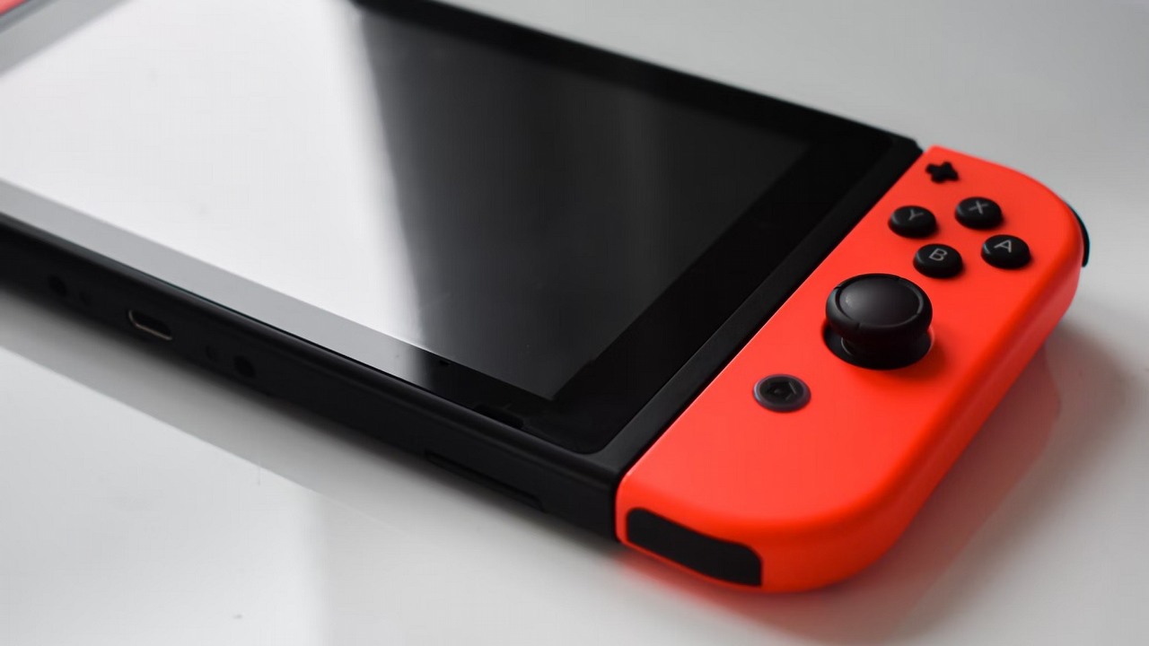 Dryfowanie Joy-Conów - jak wygląda kwestia naprawy i gwarancji na Nintendo Switch?, źródło grafiki: Jesper Brouwers | Unsplash.