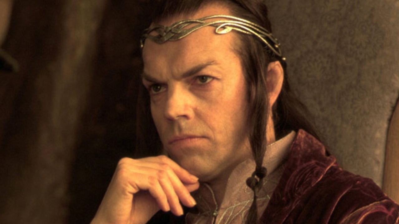 Gwiazda Władcy Pierścieni, Hugo Weaving, nie oglądał Pierścieni Władzy i nie ma takiego zamiaru. „Przepraszam. Nie chcę do tego wracać”, źródło grafiki: Władca Pierścieni: Drużyna Pierścienia, Peter Jackson, Warner Bros., 2001.