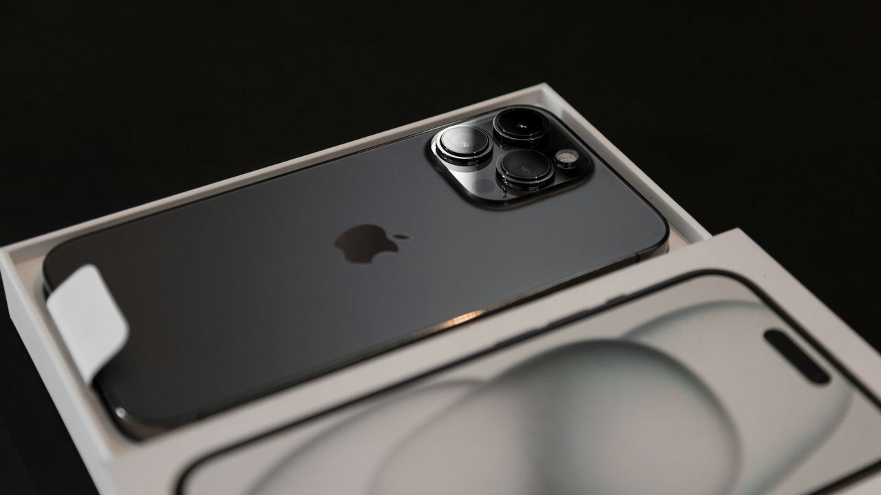 It's Glowtime: Znamy datę i godzinę wydarzenia związanego z iPhone'em 16, źródło grafiki: Unsplash | Rohan.