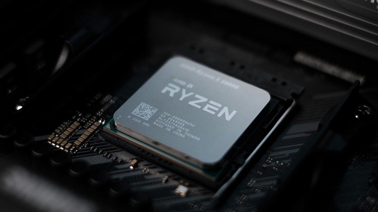 Ryzen 5 7600X3D niespodziewanie trafił do sprzedaży. Niestety na razie tylko w USA, źródło grafiki: Dong Xu | Unsplash.