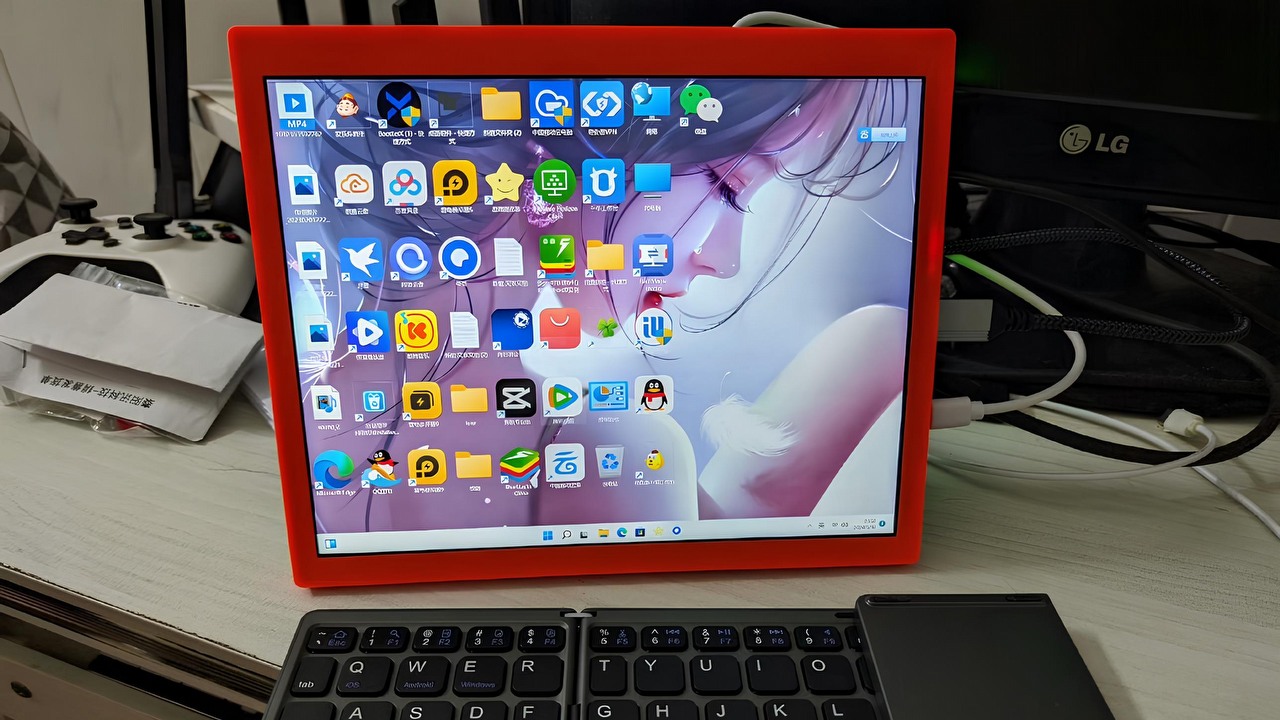 Chińczycy zamieniają stare iPady w całkiem niezłe monitory, źródło grafiki: @iconredesign | X.