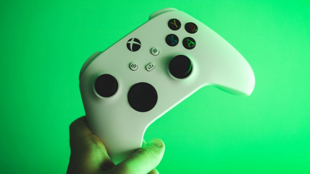 Windows 11 otrzyma klawiaturę ekranową dla kontrolerów. Znają ją użytkownicy konsol Xbox, źródło grafiki: Kamil Switalski; Unsplash.com; 2020.