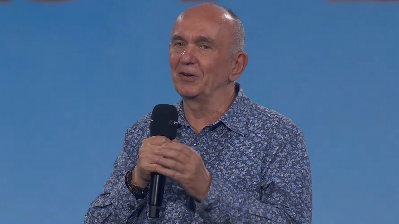 Legendarny deweloper twierdzi, że „AI zmieni reguły gry”. Peter Molyneux widzi przyszłość, w której gracze sami zapewnią sobie rozrywkę, źródło grafiki: gamescom 2024 / YouTube.