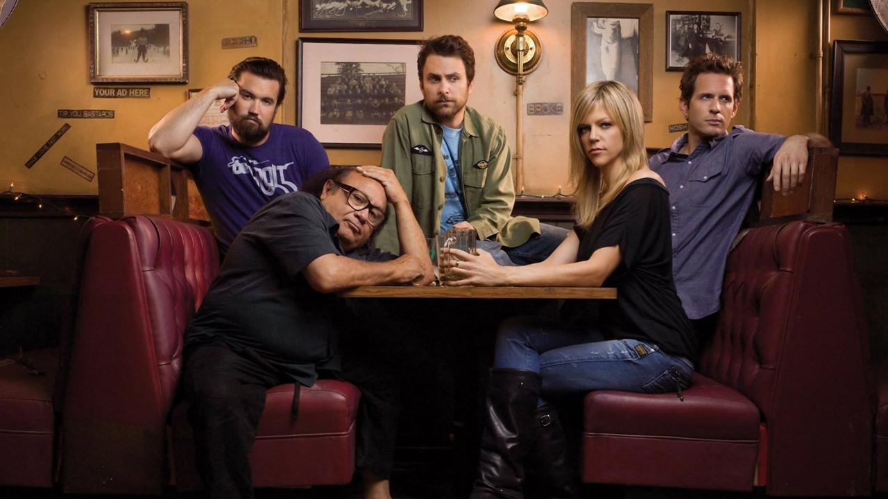 „Nawet nie wiem, co sobie myślałem”. Gwiazdor It’s Always Sunny in Philadelphia o „obraźliwym” odcinku, którego żałuje, źródło grafiki: It's Always Sunny in Philadelphia, Rob McElhenney, FX, 2005.