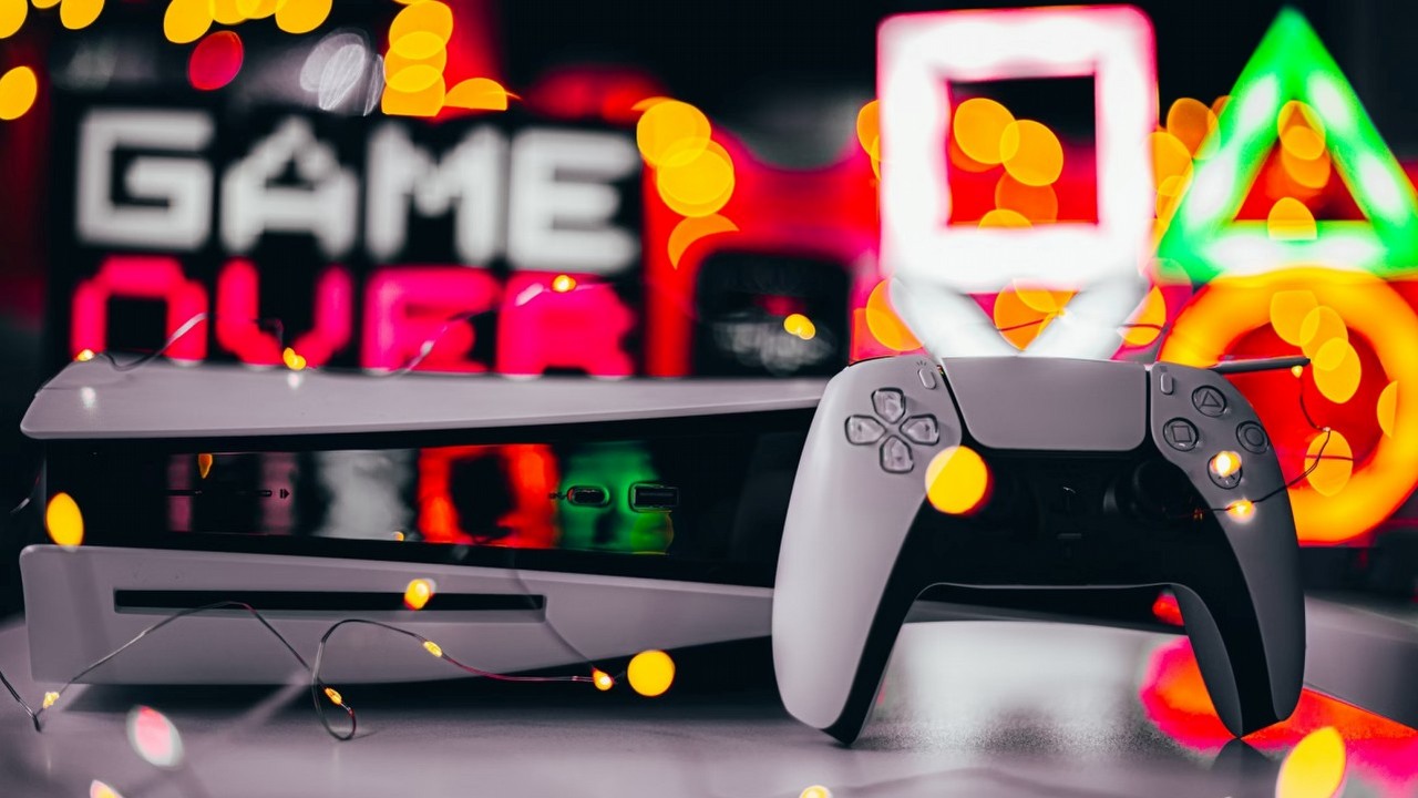 Leaker miał rację co do daty pokazu PS5 Pro. Przypominamy, jaką podał cenę i datę premiery, źródło grafiki: Branden Skeli; Unsplash.com; 2022.