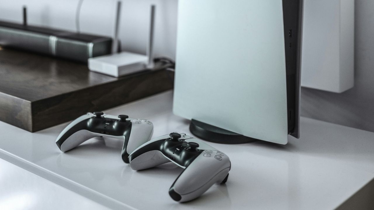 Sony potwierdziło premierę PS5 Pro, a potem się z tego wycofało, źródło grafiki: Unsplash | Ben Iwara.