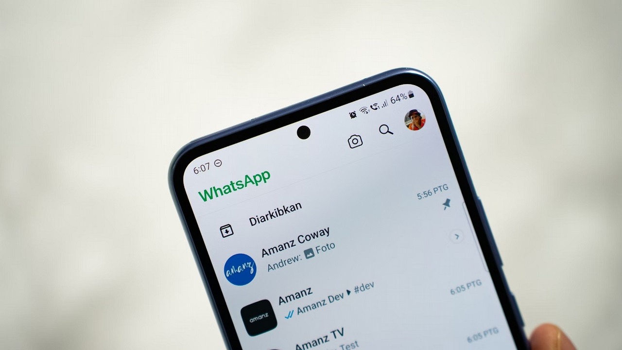 Jak usunąć kontakt z WhatsApp? Odpowiadamy, źródło grafiki: Amanz | Unsplash.