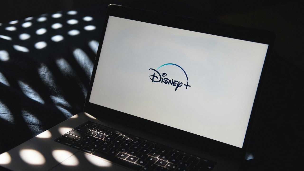 Disney Plus w promocji na 3 miesiące. Za miesięczny dostęp do serwisu zapłacimy mniej niż 10 zł, źródło grafiki: Unsplash.com / Thibault Penin / 2022.