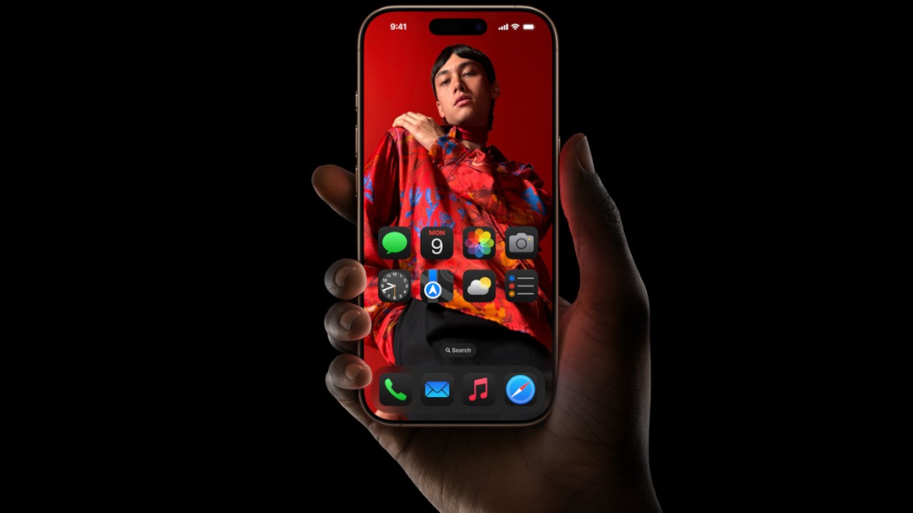 Bateria w iPhone 16 Pro Max nie zachwyca. Flagowiec Apple przegrywa w tej kategorii z Samsungiem Galaxy S24 Ultra, źródło grafiki: Apple.