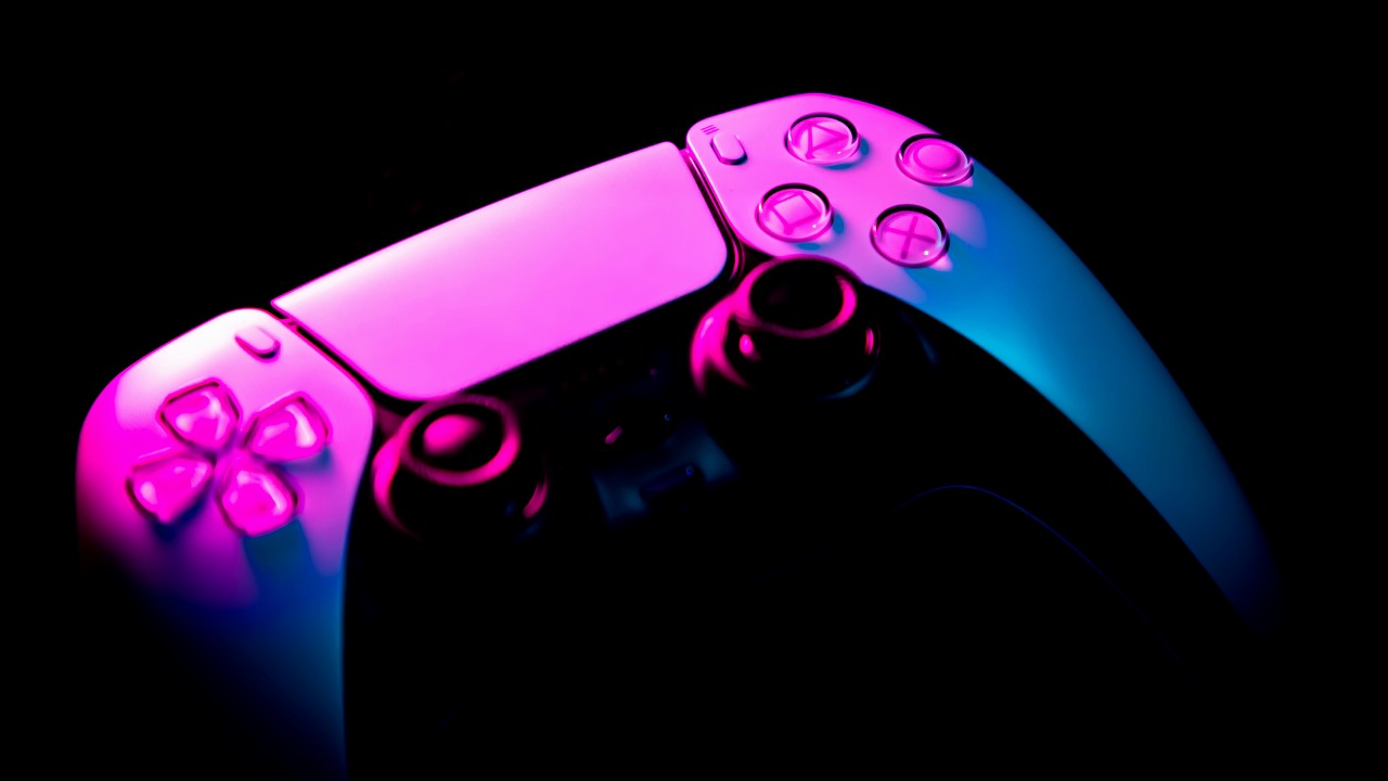 PS5 zostało właśnie zhakowane po raz drugi; wszystko co trzeba wiedzieć o „UMTX jailbreak", źródło grafiki: Taylor R | Unsplash.