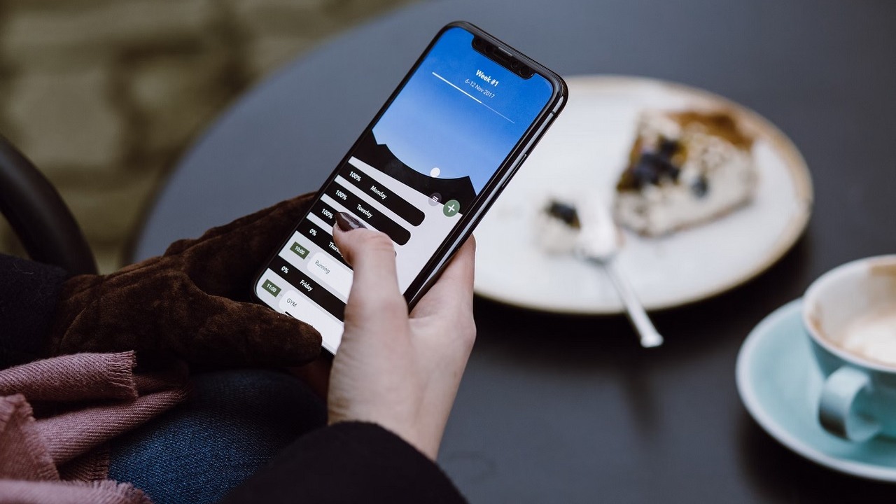 Split screen w iOS 18 - sprawdzamy, jak wygląda sytuacja, źródło grafiki: freestocks / Unsplash.