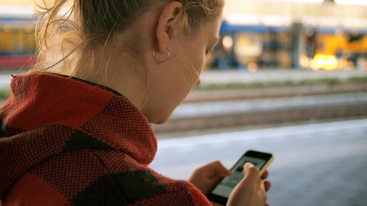 Android wprowadza funkcje ochrony przed złodziejami, źródło grafiki: Unsplash | Daria Nepriakhina.