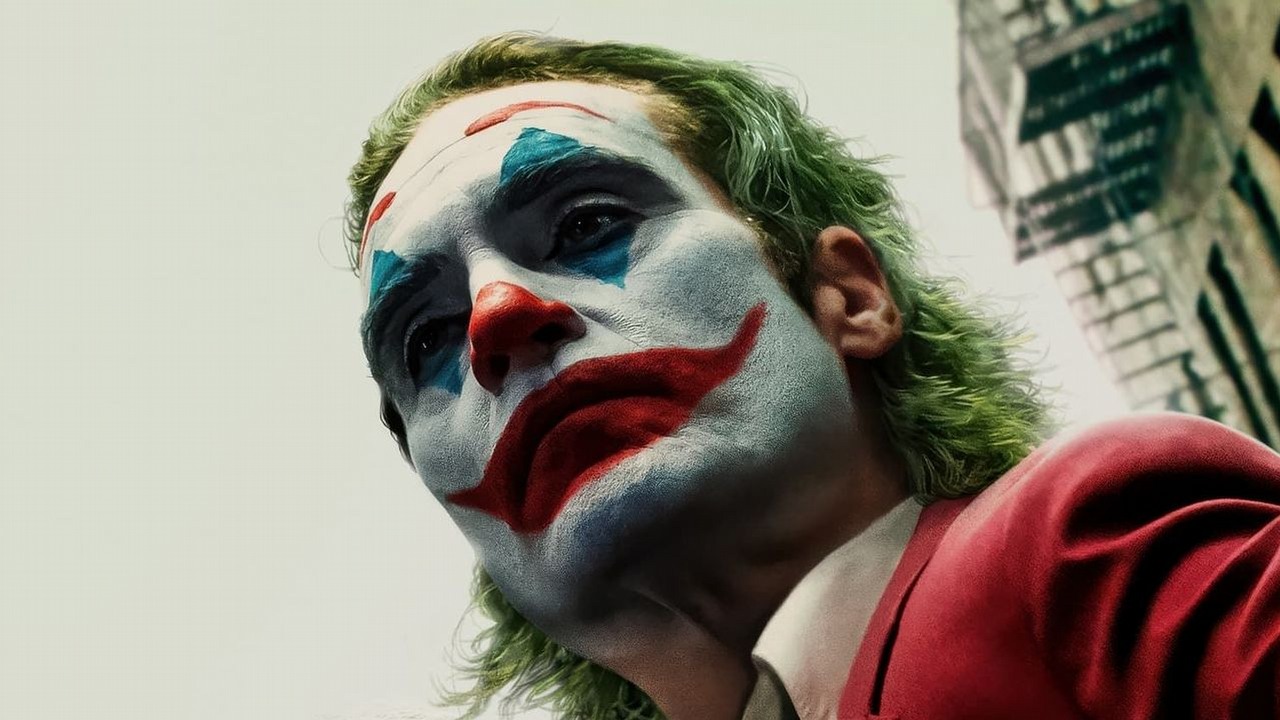 Joker 2 ze spektakularną porażką w box office. Weekend otwarcia był dla filmu z Joaquinem Phoenixem jeszcze gorszy niż przewidywano, źródło grafiki: Joker 2, Todd Phillips, Warner Bros., 2024.