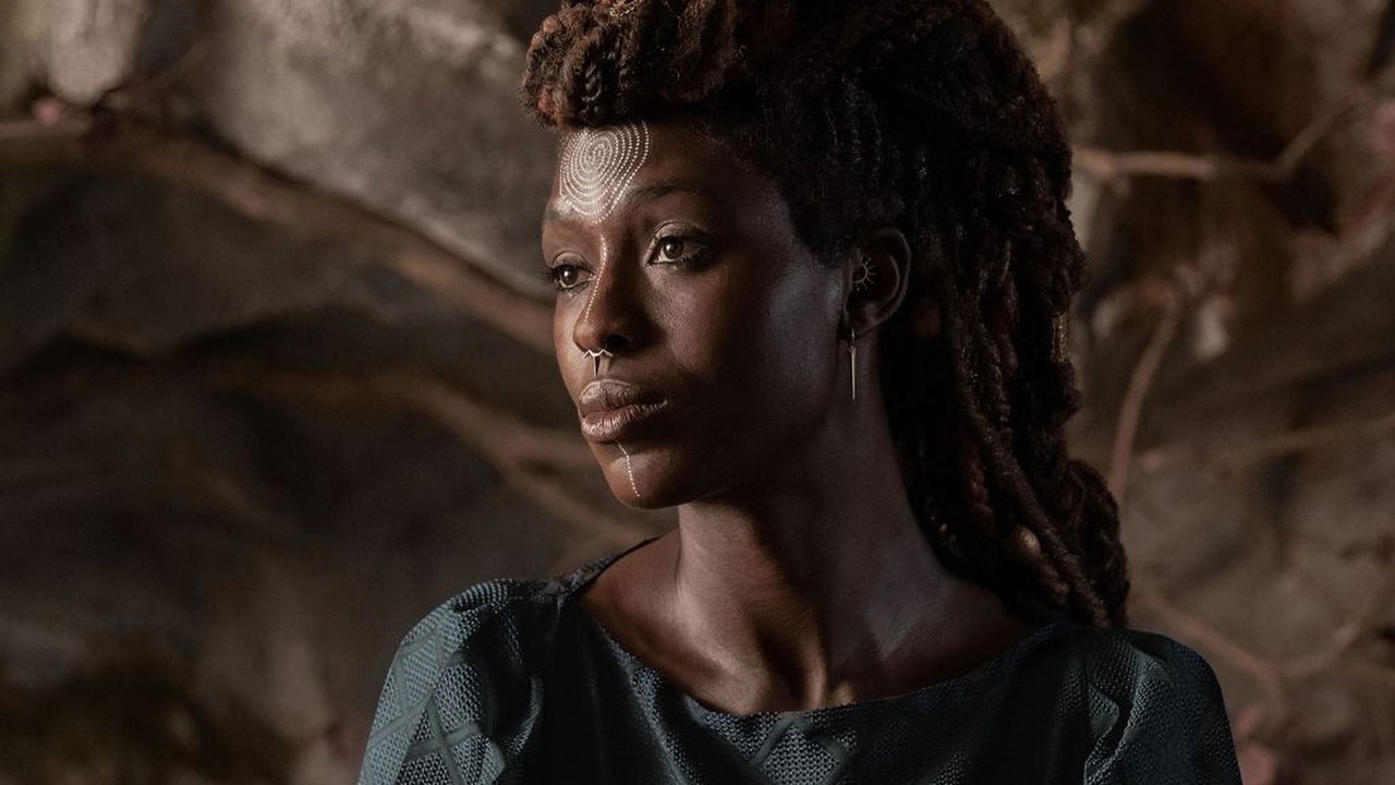 „Nie mogą milczeć, kiedy ludzie są zastraszani”. Gwiazda Akolity krytykuje Disneya, że nie obronił aktorów przed toksycznym fandomem Star Wars, źródło grafiki: Akolita, Leslye Headland, Disney, 2024.