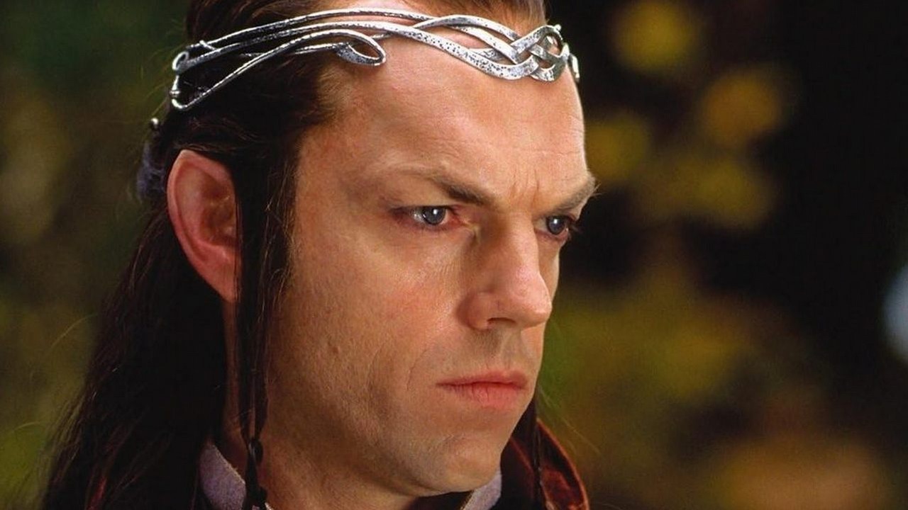 Hugo Weaving nie wróci do Władcy Pierścieni. Gwiazdor „nie ma najmniejszych chęci”, by powtórzyć rolę Elronda w nowych dziełach fantasy, źródło grafiki: Władca Pierścieni: Drużyna Pierścienia, Peter Jackson, Warner Bros., 2001.