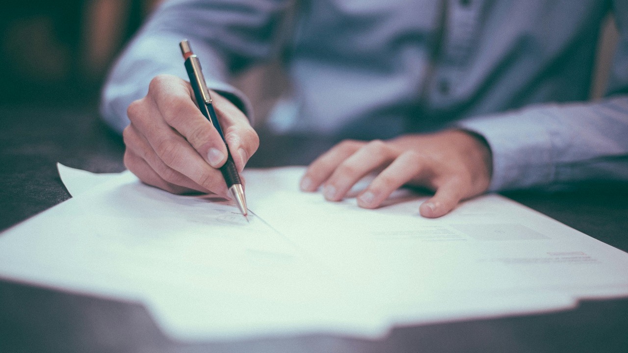 Wielkie wydarzenie na polskim rynku, x-kom planuje przejąć Neonet, źródło grafiki: Unsplash |  Scott Graham..